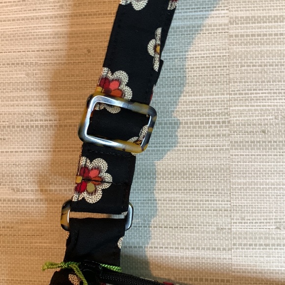 NWT Vera Bradley Hipster Purse in Pirouette pattern - Picture 7 of 11